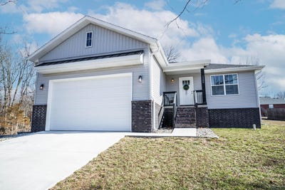 /international/us/1580-spring-hills-street-marshfield-mo-110107714861/