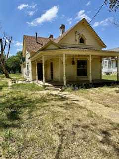 /international/us/327-s-2nd-st-osborne-ks-110099539286/
