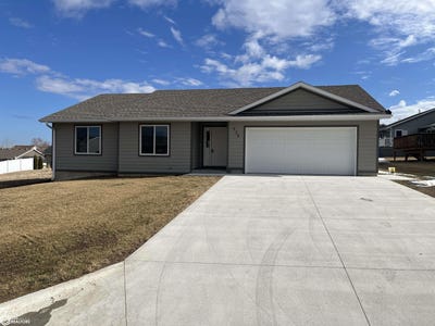 /international/us/629-meadow-lane-carroll-ia-110096591455/