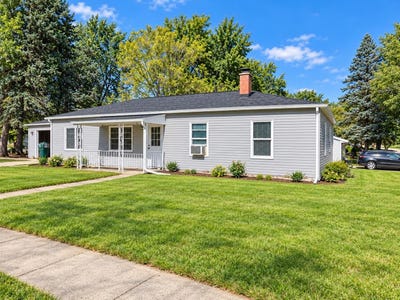 /international/us/1705-whipple-street-beloit-wi-110120423969/
