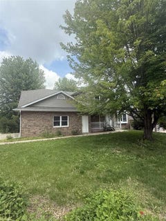 /international/us/923-12th-ave-coralville-ia-110100187458/