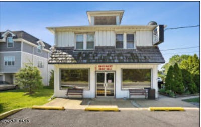 /international/us/140-wall-street-west-long-branch-nj-110104454675/