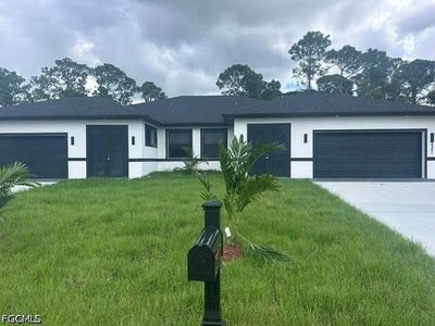 /international/us/2249-2251-fairway-drive-lehigh-acres-fl-110110273599/