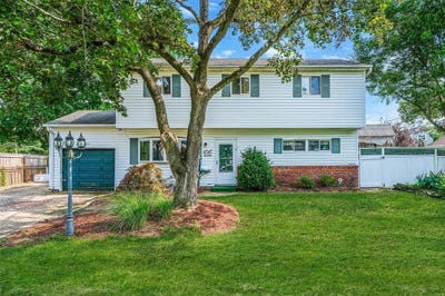 /international/us/3-woods-lane-centereach-ny-110100686650/?lang=en
