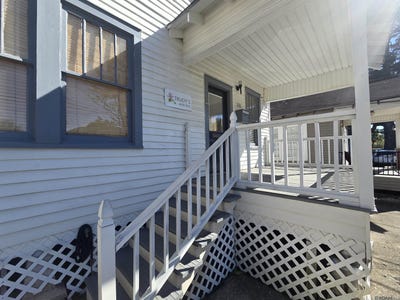/international/us/335-s-acadian-thwy-baton-rouge-la-110107345531/