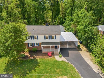 /international/us/10705-oak-place-fairfax-va-110108334169/