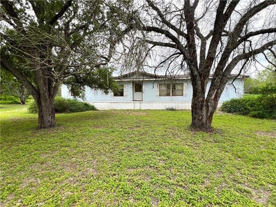 /international/us/107-lago-drive-sandia-tx-110107806251/