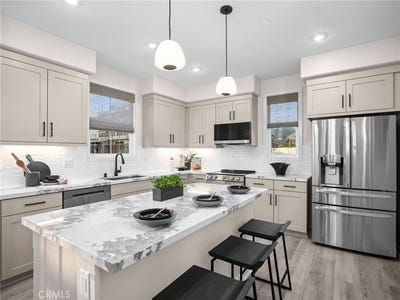/international/us/548-gregory-way-glendora-ca-110119654339/