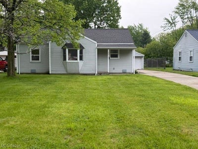 /international/us/5651-porter-road-north-olmsted-oh-110107894279/
