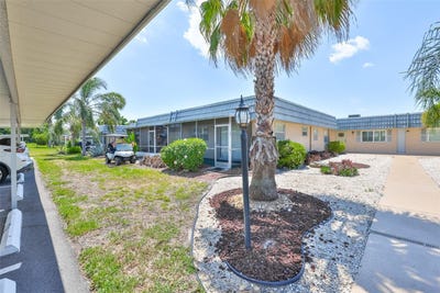 /international/us/1802-bedford-terrace-sun-city-center-fl-110107843556/