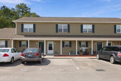 /international/us/601-pelletier-loop-road-swansboro-nc-110120516999/