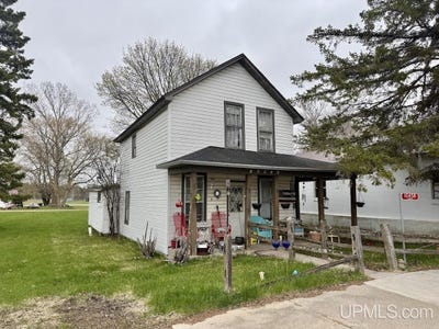 /international/us/10458-s-main-street-rapid-river-mi-110107981601/