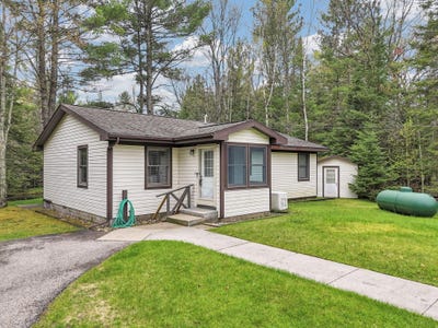 /international/us/1758-dewitt-trail-roscommon-mi-110108173568/