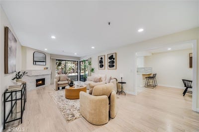 /international/us/280-cagney-newport-beach-ca-110120014432/