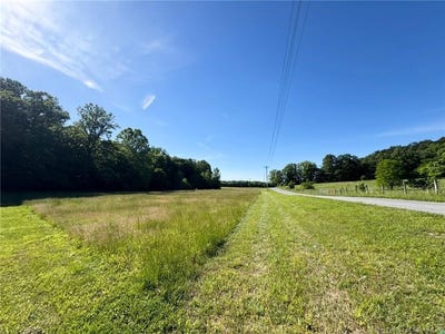 /international/us/14-ac-valley-city-mauckport-road-sw-mauckport-in-110108355133/