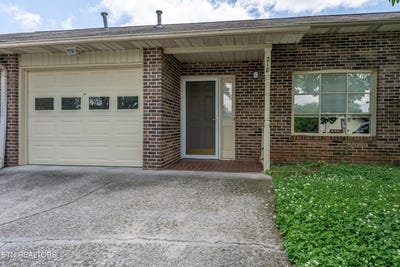 /international/us/218-s-magnolia-st-maryville-tn-110107602638/