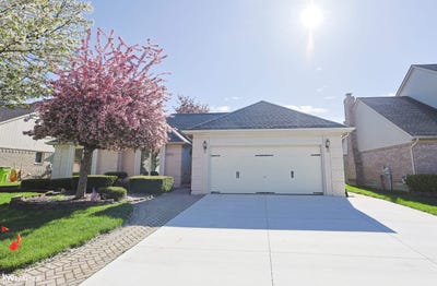 /international/us/53338-villa-rosa-drive-macomb-mi-110107696736/