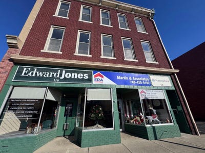 /international/us/116-e-main-street-circleville-oh-110108294047/