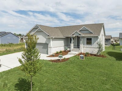 /international/us/1242-w-ravendale-ln-goddard-ks-110100322522/