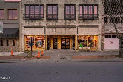 /international/us/217-broad-street-kingsport-tn-110104875230/