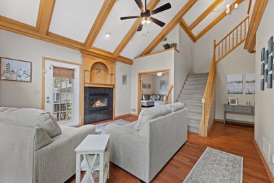 /international/us/2419-fox-river-pkwy-waukesha-wi-110108667234/