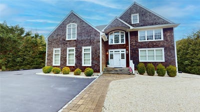 /international/us/69-old-depot-road-quogue-ny-110097928342/
