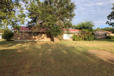 /international/us/301-travis-street-ranger-tx-110101871282/