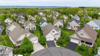 /international/us/11-burr-pl-franklin-twp-nj-110107745396/