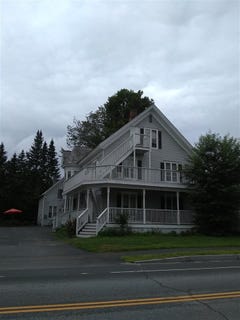 /international/us/32-s-main-street-chester-vt-110106338714/