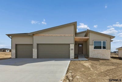 /international/us/7711-south-180-avenue-omaha-ne-110107341344/