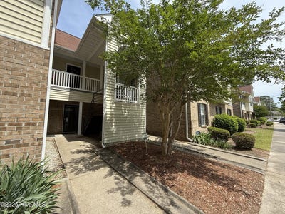 /international/us/2806-mulberry-lane-greenville-nc-110098538008/