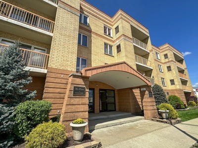 /international/us/4700-n-harlem-avenue-harwood-heights-il-110109530609/