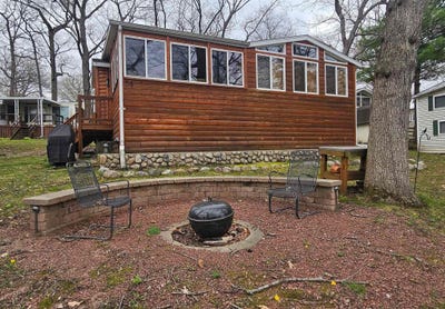 /international/us/w5229-surfwood-drive-elkhorn-wi-110107939390/