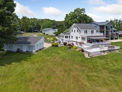 /international/us/2694-middle-lake-road-twin-lake-mi-110100309085/