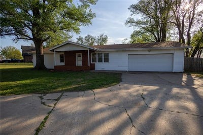 /international/us/2411-grand-lane-independence-ks-110107433310/