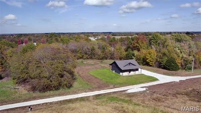 /international/us/17582-monroe-rd-675-perry-mo-110107056296/