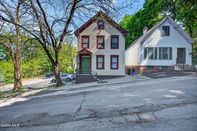 /international/us/49-christie-street-troy-ny-110108121691/