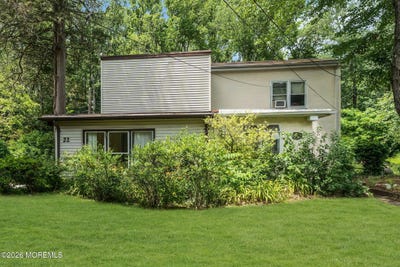 /international/us/22-pine-drive-roosevelt-nj-110108890409/