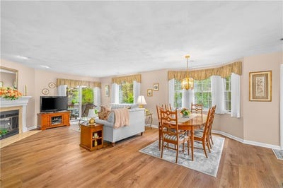 /international/us/59-scenic-drive-west-warwick-ri-110108194139/