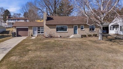 /international/us/337-lake-dr-random-lake-wi-110107158860/