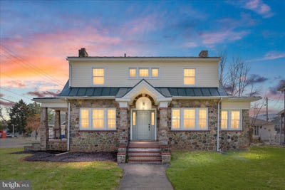 /international/us/429-n-royal-avenue-front-royal-va-110107074778/