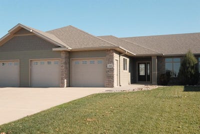 /international/us/2318-riviera-road-sioux-center-ia-110103359502/