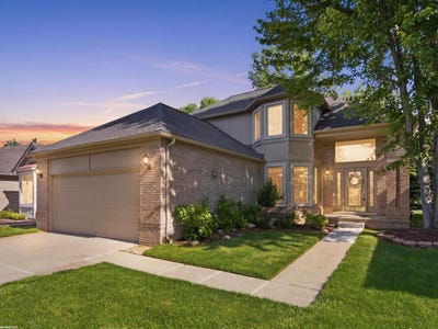 /international/us/6737-copper-creek-drive-washington-mi-110109007104/