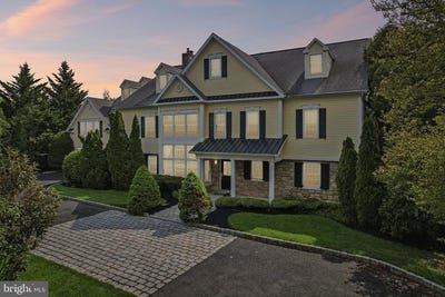 /international/us/209-e-welsh-road-ambler-pa-110108360555/