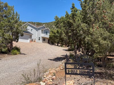 /international/us/425-e-mule-deer-rd-central-ut-110100044415/