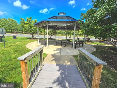 /international/us/17616-chisholm-lane-dumfries-va-110099016080/