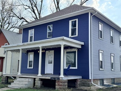 /international/us/718-seneca-st-storm-lake-ia-110107316015/