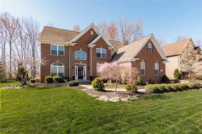 /international/us/32403-legacy-pointe-parkway-avon-lake-oh-110098999573/