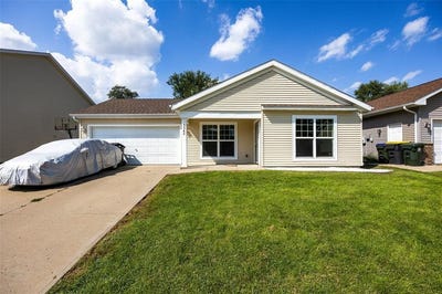 /international/us/1542-dickenson-lane-iowa-city-ia-110119625292/