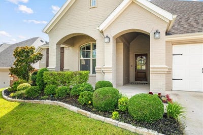 /international/us/9021-inwood-street-benbrook-tx-110100999821/